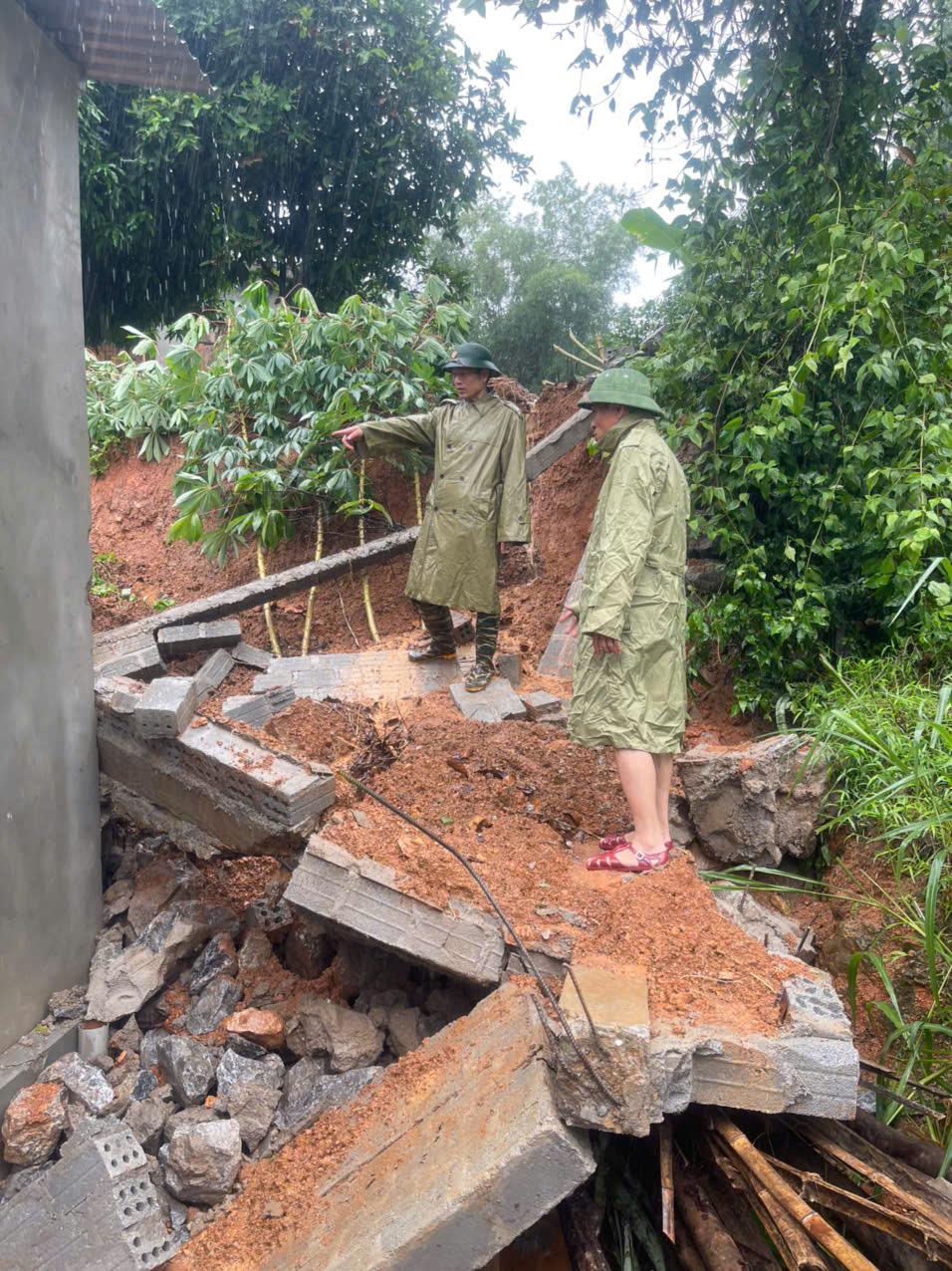 Quảng Bình di dời gần 1.000 người ở khu vực nguy cơ sạt lở đất